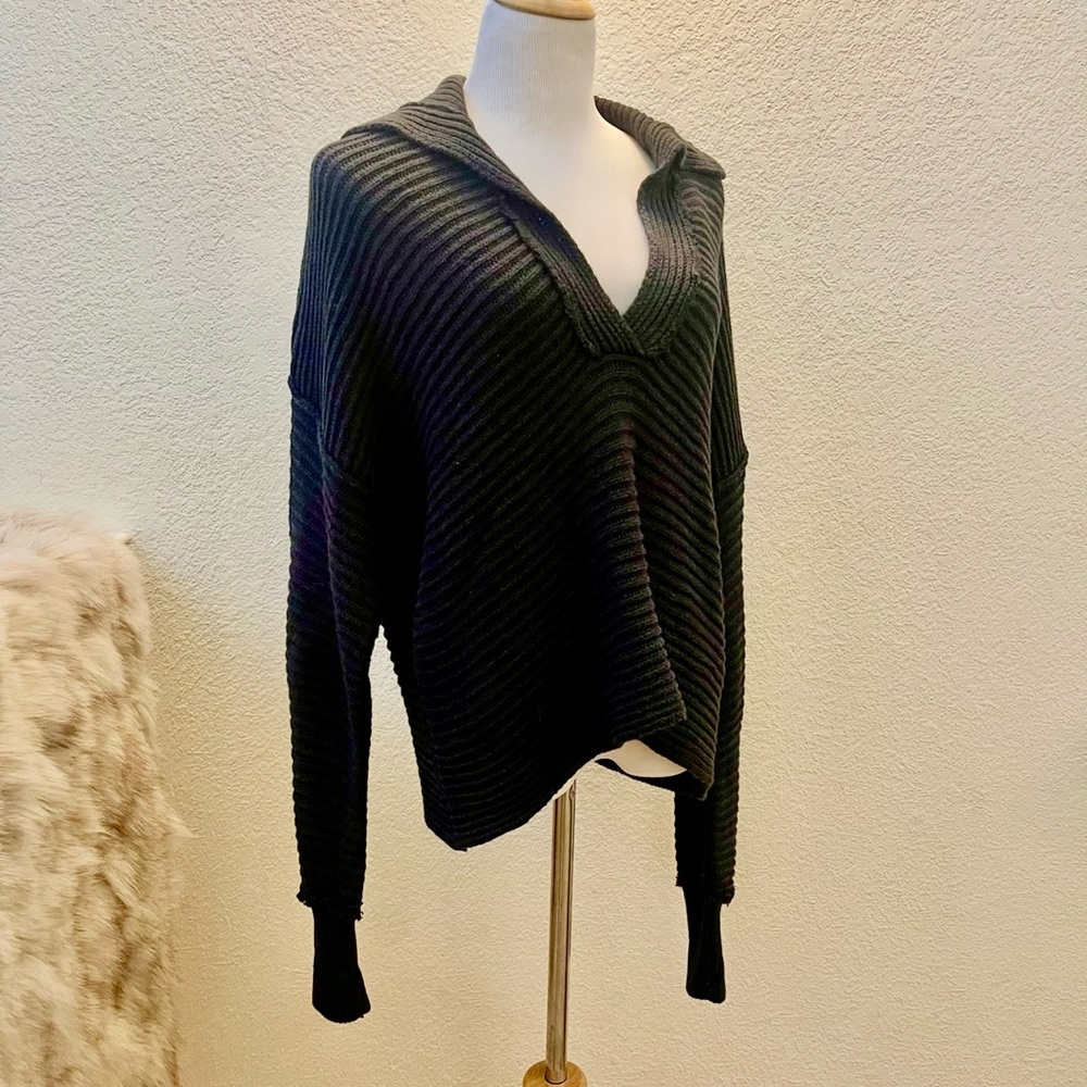 NWT Free People Sweater w/V-Neck and Collar - Black - Sz S